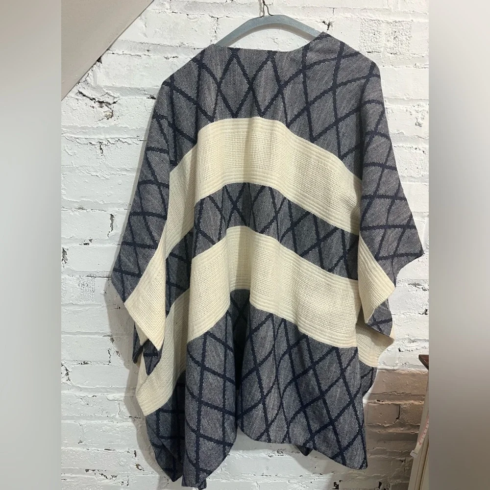 Tory Burch Ryder Poncho Shawl Wrap Navy Cream Geometric Stripe Boho Travel